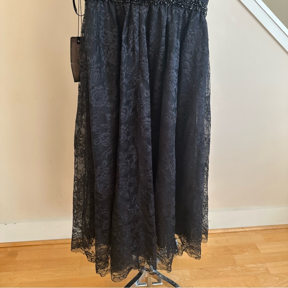 MAC DUGGAL Black Lace Overlay Short Sleeve Empire Waist V Neck Midi Dress 16 NWT - Picture 10 of 16